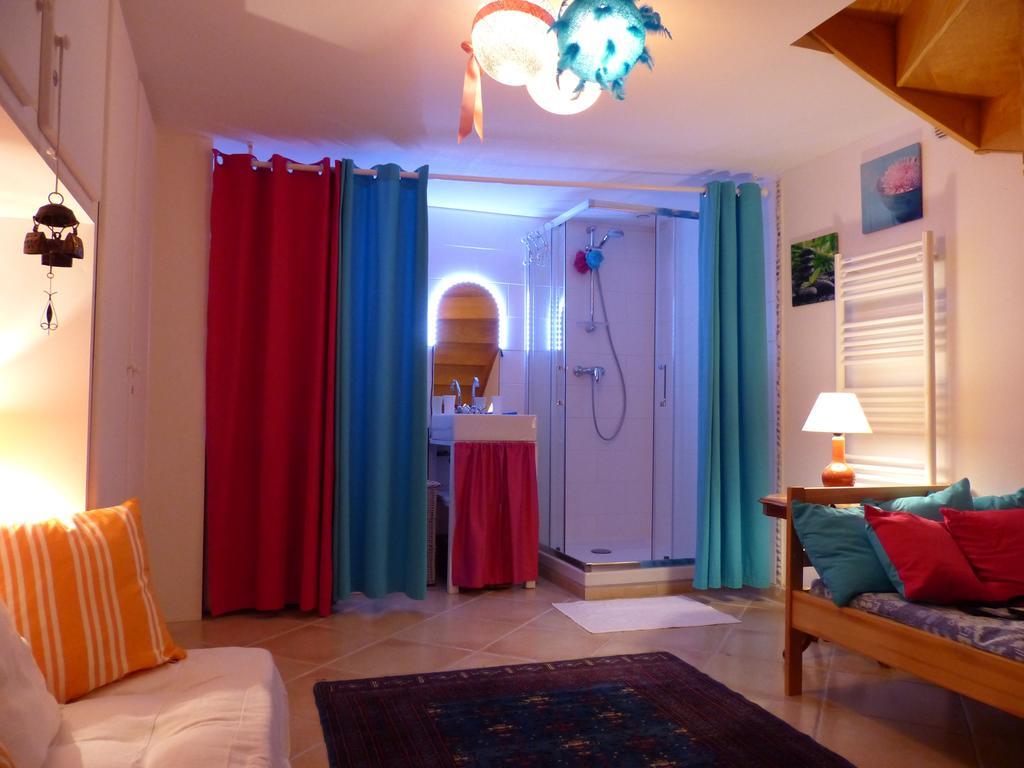 La Flore De Lys, Cottage Ideal Pour 2 Adultes Et 2 Enfants Saint-Jouin-Bruneval Cameră foto